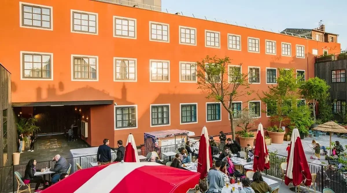 MOB Hotel Paris Courtyard Terrace